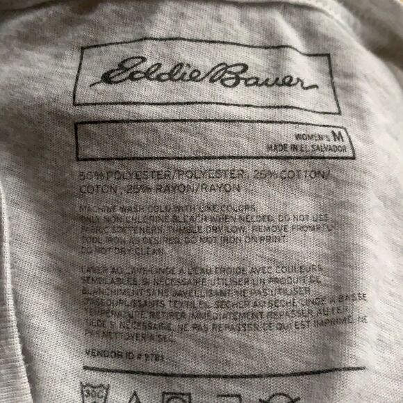 Eddie Bauer light heather gray “flag” embellishment short sleeve tee. Medium - Picture 4 of 4